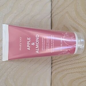Mary Kay Apple and Almond Scented Shower Gel